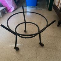Porta vaso grande in ferro con ruote girevoli