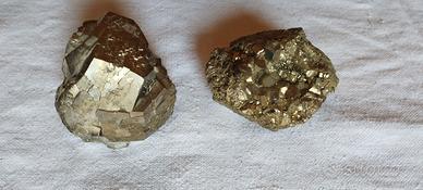 Pirite due cristallizzazioni su matrice(Elba)