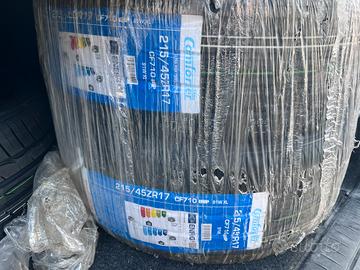 4 Pneumatici estivi Nuovi 215/45 r17