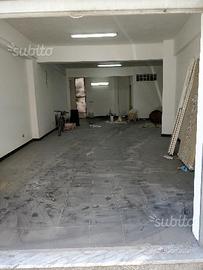 Locale Commerciale zona centro piazza Sant'Anna