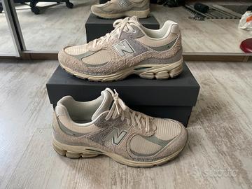New Balance 2002R