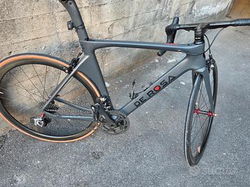 bici da corsa de rosa carbonio pininfarina