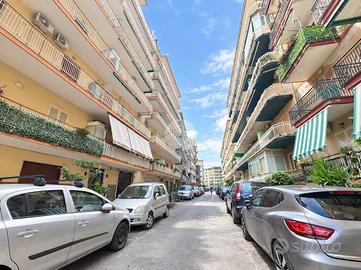 3 LOCALI A NAPOLI