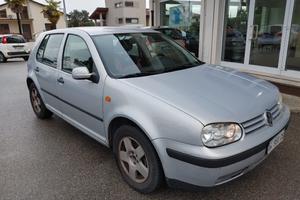 Golf 4  1.6 benz.