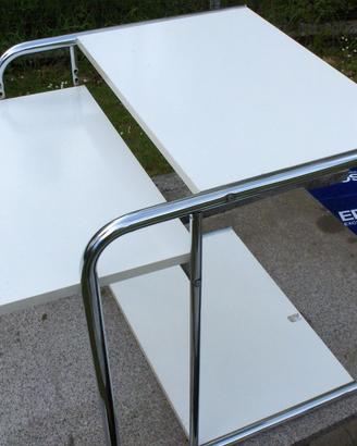 Tavolino bianco in legno con supporto