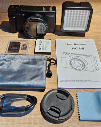 Fotocamera digitale 4K/72MP con treppiede