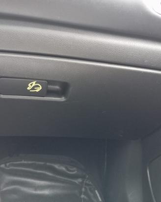 Cassetto portaoggetti INFINITI Q30 2017 1.5 diesel