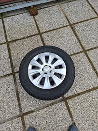 Cerchi in ferro con gomme 4 stagioni 215/60R16