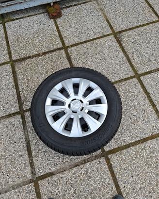 Cerchi in ferro con gomme 4 stagioni 215/60R16