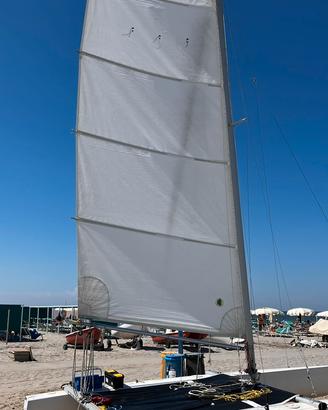 Catamarano Formula 20