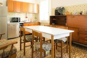 Libera stanza con bagno