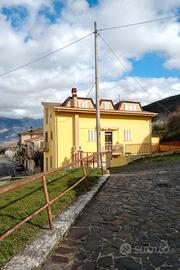 Casa tre piani unifamiliare