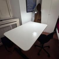Scrivania regolabile in altezza