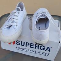 scarpe da ginnastica bianche