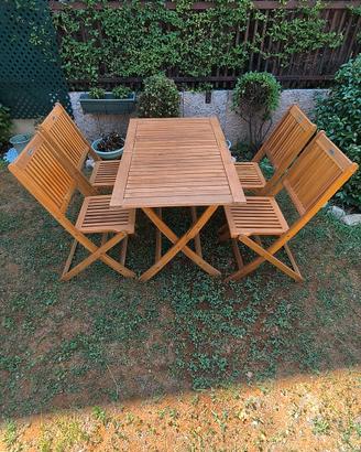 Tavolo  e 4 sedie da giardino pieghevoli 