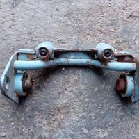 Telaietto reggi motore booster