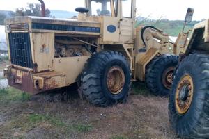 Pala meccanica rossi completa di benna originale