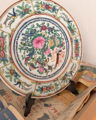 Piatti ceramica cinese con cavalletto