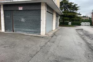 Spazio commerciale Cat C1