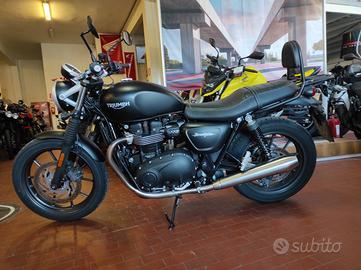 TRIUMPH STREET TWIN 900