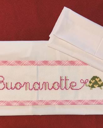 Lenzuolino culla fatto a mano - ricamo punto croce
