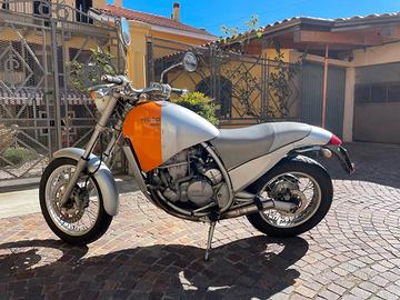 Motó Aprilia 650 del 1996
