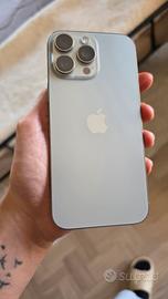 iPhone 16 Pro Max pari al nuovo
