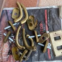 Stock 8 maniglie porta e 4 serrature