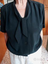 Camicetta nera in pura seta. Taglia 44