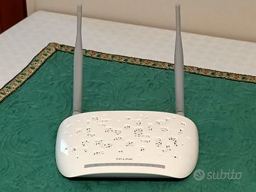 Modem TP-LINK completo di scatola.