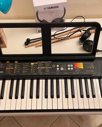 Pianola Yamaha PSR F52