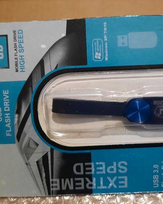 Pen drive 32gb nuova