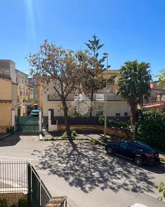 4 LOCALI A PALERMO