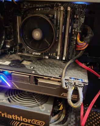 Postazione da gaming monitor 4k 32gb ram rx5700