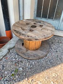 Bobina in legno per creare un tavolino