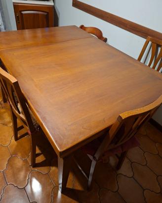 Tavolo quadrato in noce con due prolunghe e 6sedie