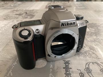 Nikon F65 pulita e perfettamente funzionante