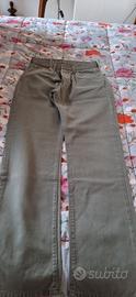 pantaloni grigi levi's