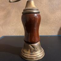 Macinapepe con carillon.