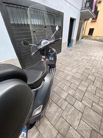 Vespa 300
