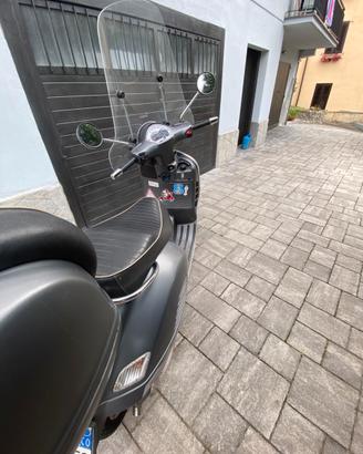 Vespa 300