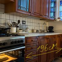 Cucina completa con forno e fornelli