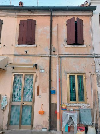 In centro Copparo porzione di casa con scoperto