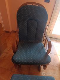 Sedia a dondolo in ferro e poggiapiedi