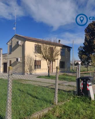 CASA SINGOLA CON AMPIO SCOPERTO