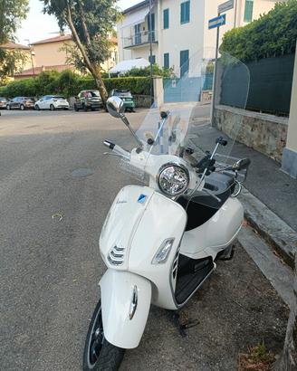 Vespa 300 GTS HPe 