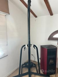 Sacco da box outshock 20 kg + supporto da terra