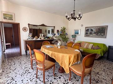 3 LOCALI A MONDRAGONE