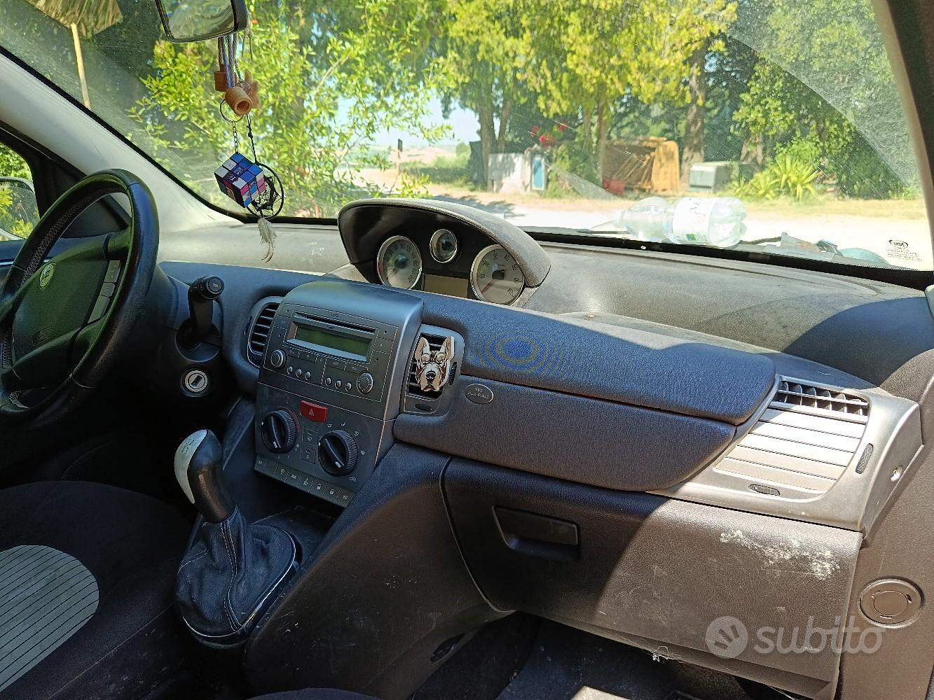 Dacia Y 2007 photo 5