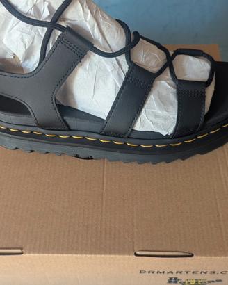 sandali Dr. Martens modello nartilla